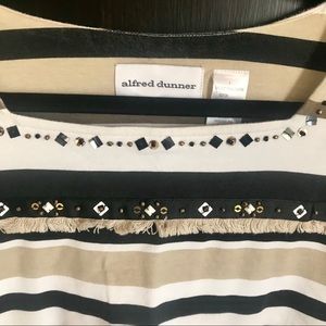 Alfred Dunner Top. Size large.
